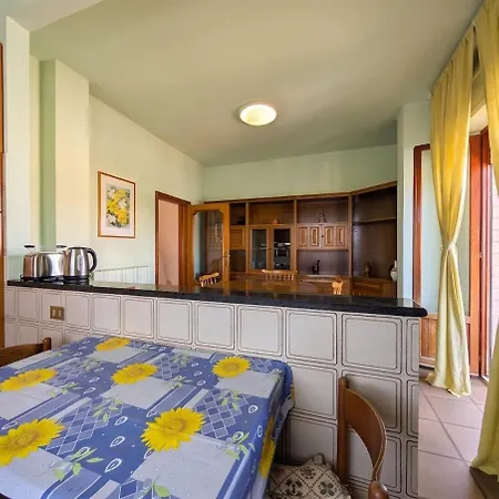 Apartman -150m Dal Mare- Balcone, Wifi, Parcheggio, 6 Posti Letto