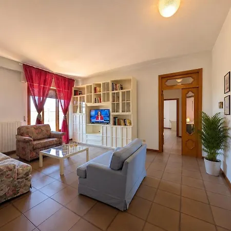 דירה -150m Dal Mare- Balcone, Wifi, Parcheggio, 6 Posti Letto לידו די פרמו