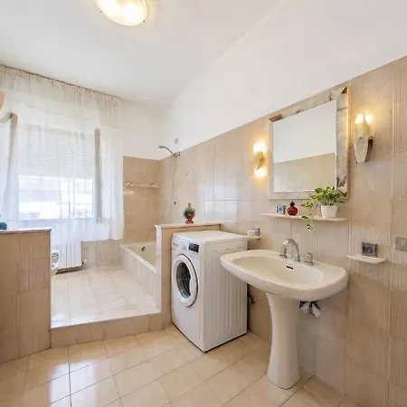Apartman -150m Dal Mare- Balcone, Wifi, Parcheggio, 6 Posti Letto