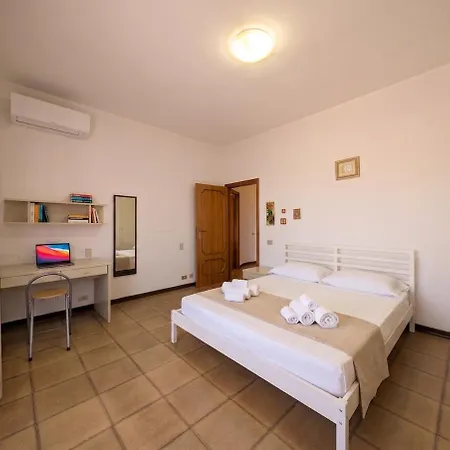 Apartman -150m Dal Mare- Balcone, Wifi, Parcheggio, 6 Posti Letto
