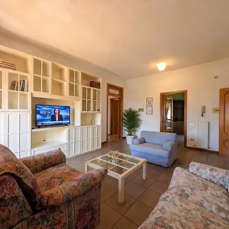 דירה -150m Dal Mare- Balcone, Wifi, Parcheggio, 6 Posti Letto לידו די פרמו