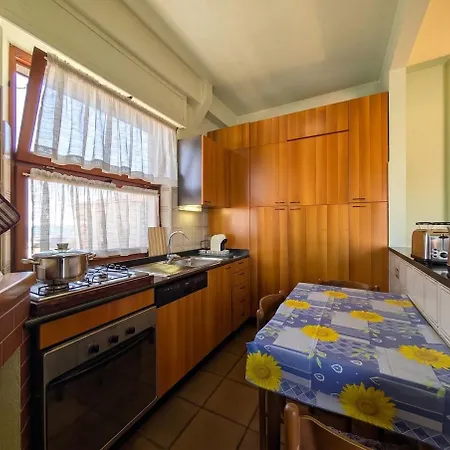Apartman -150m Dal Mare- Balcone, Wifi, Parcheggio, 6 Posti Letto